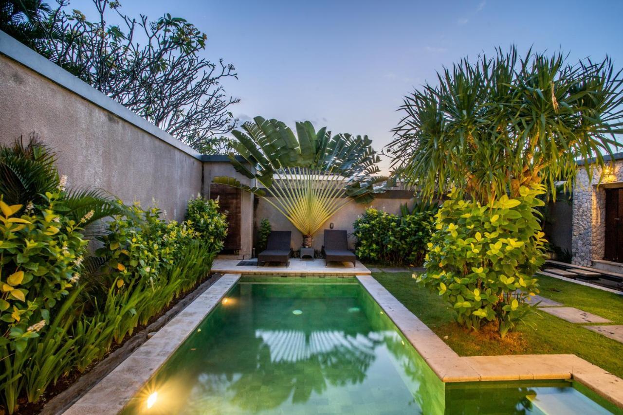 Villa Nadya Seminyak Exterior foto